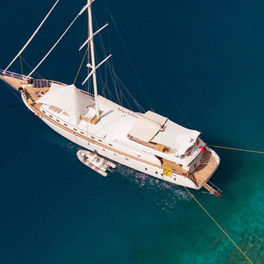 belgin_sultan_cruising3_0.jpg
